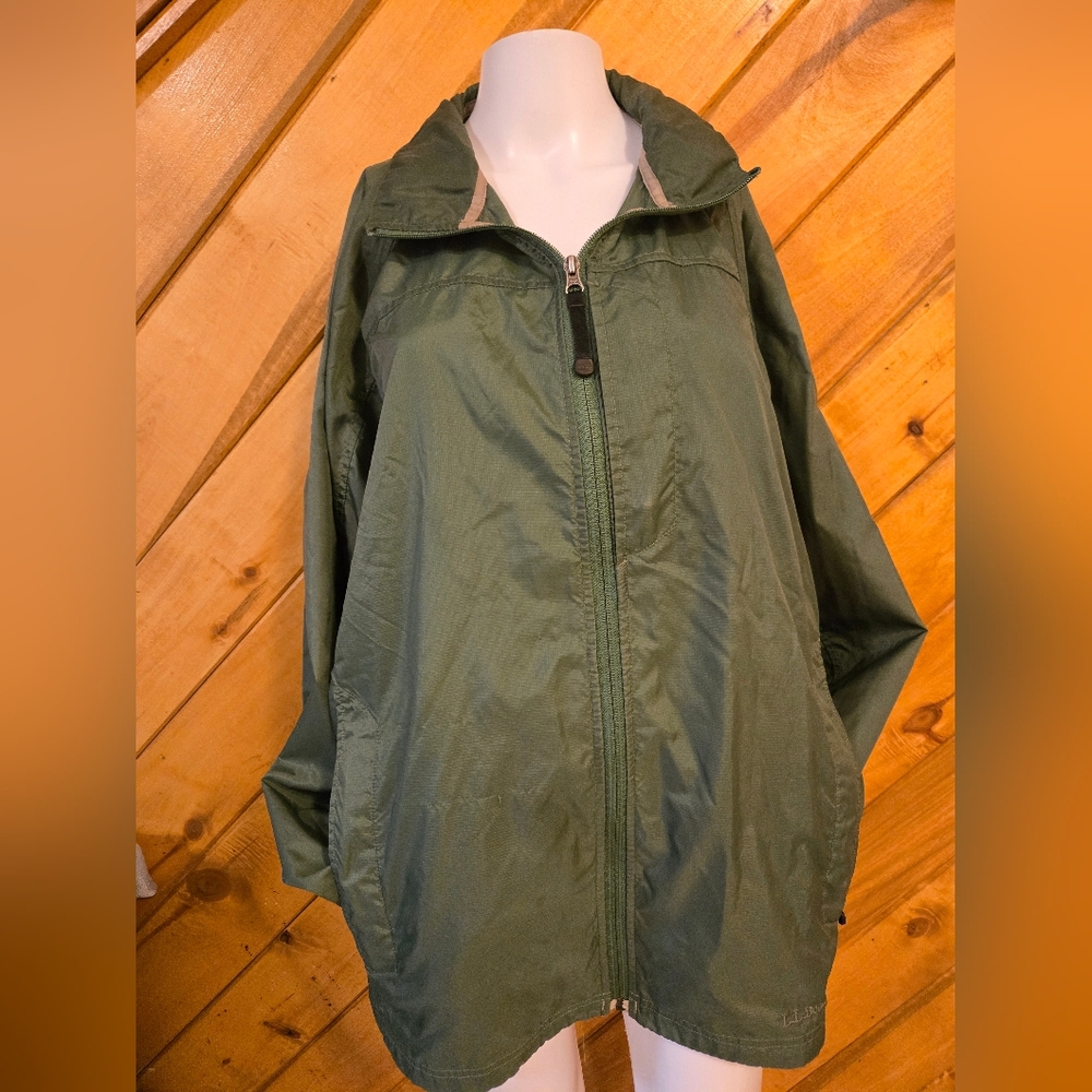 LL Bean Jacket Mens L Green Full Zip  Lightweight Windbreaker Hooded Logo Nylon
